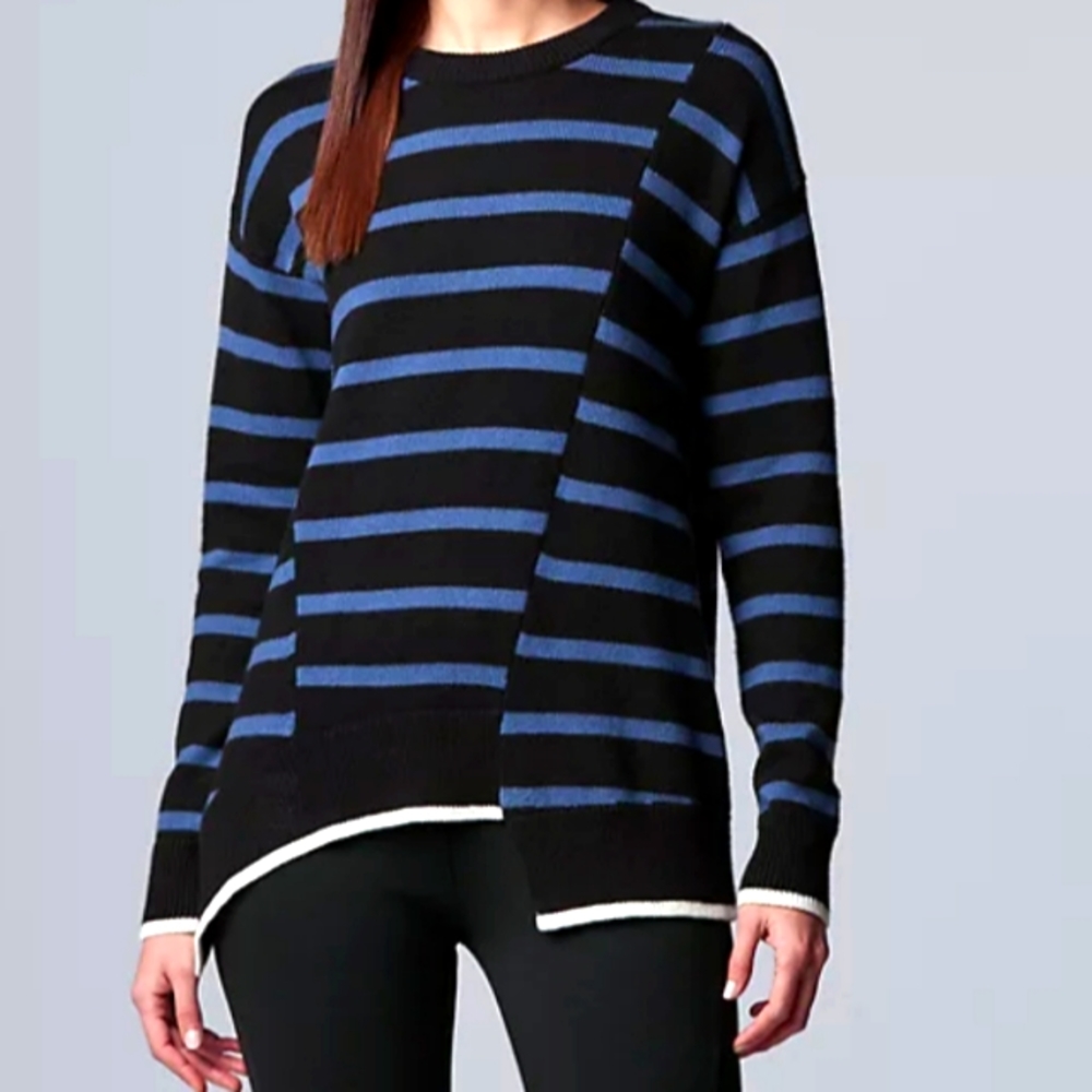🆕Simply Vera Black and Blue Sweater
